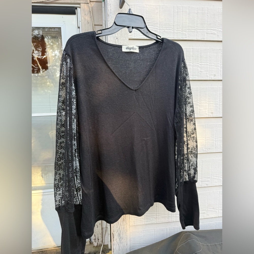 Haptics Black Lace Long-Sleeve V-Neck Women's Top